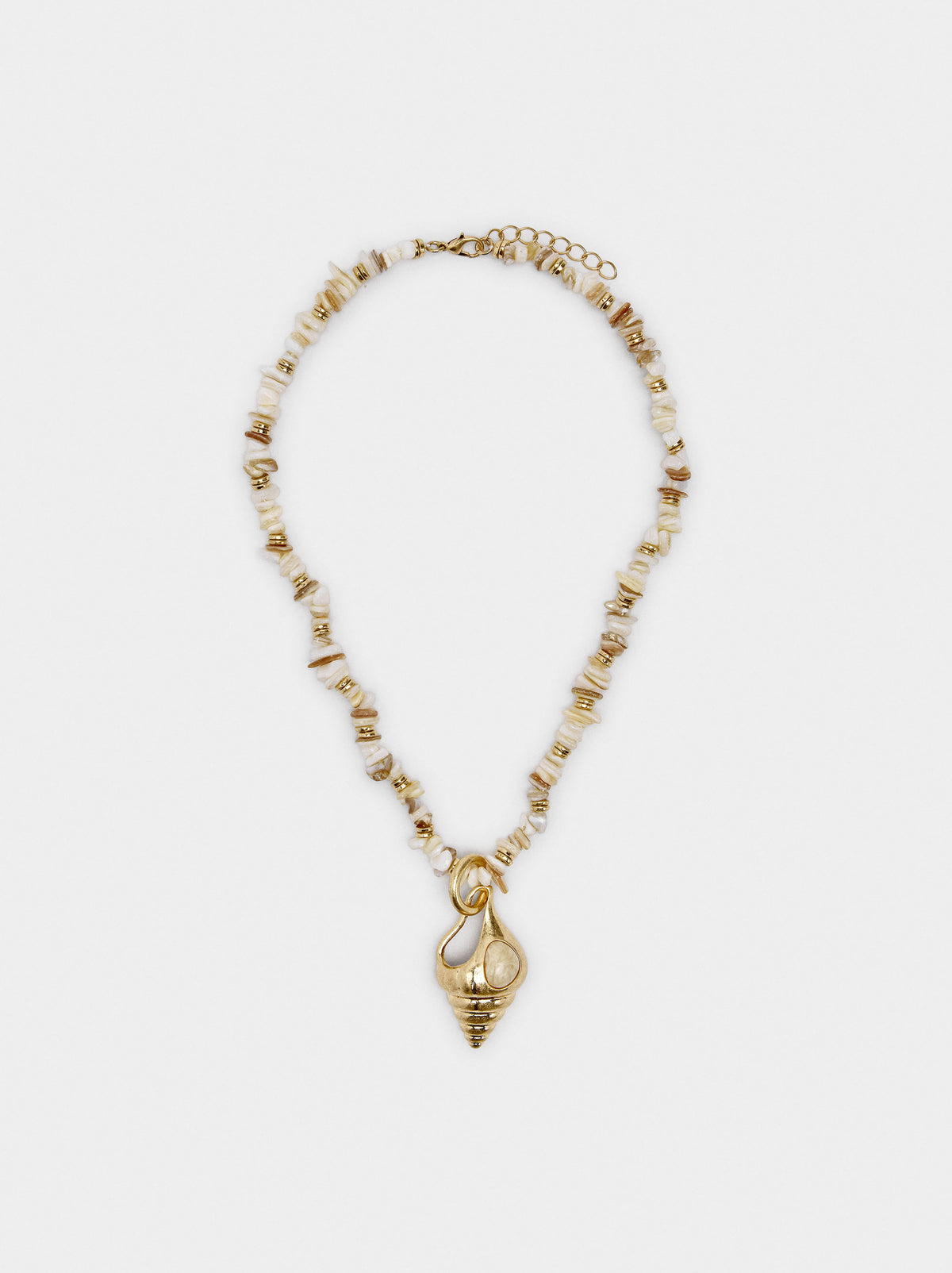Short Necklace With Shells