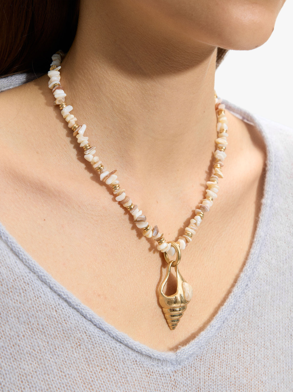 Short Necklace With Shells