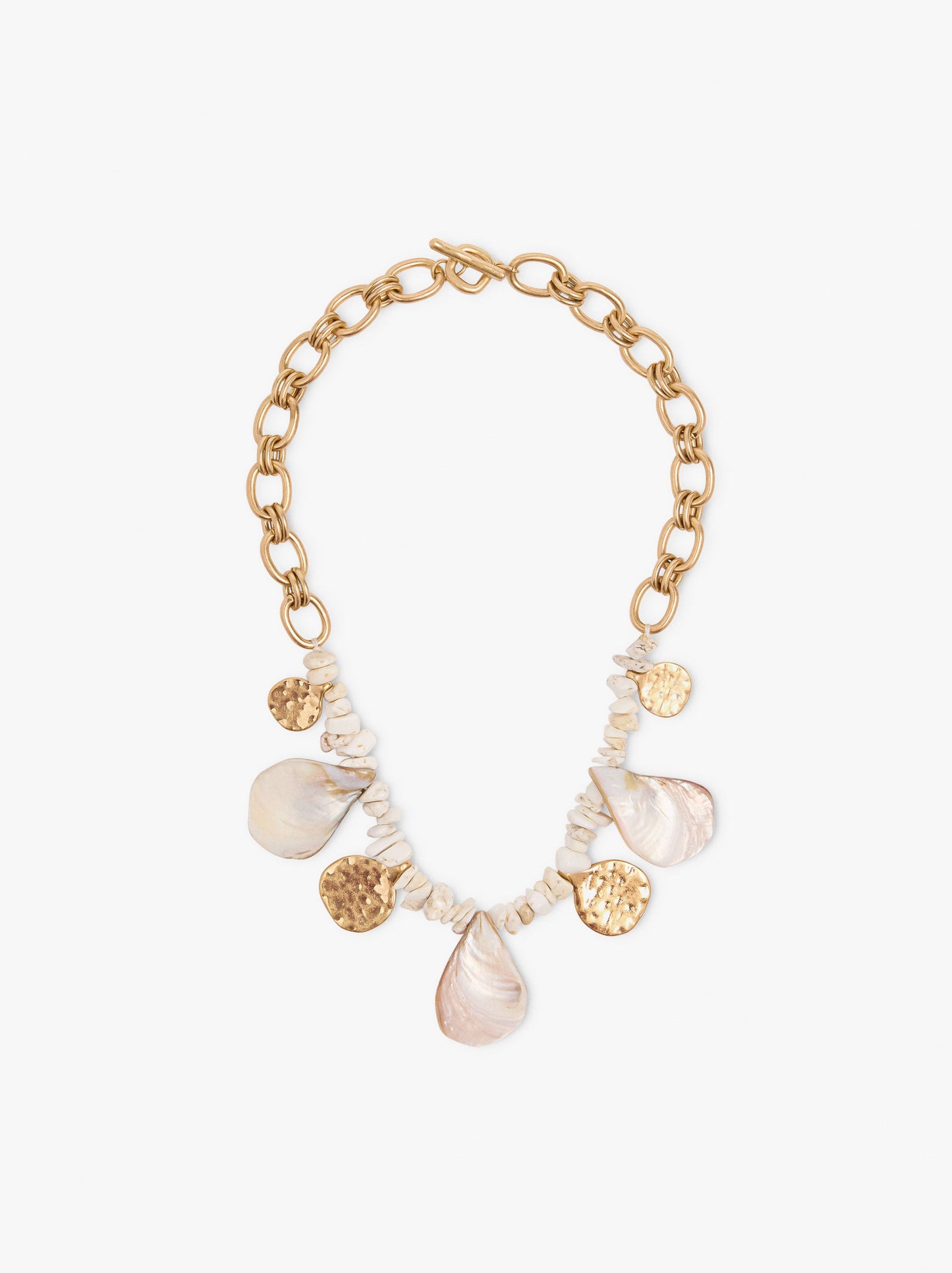Short Necklace With Links And Shells