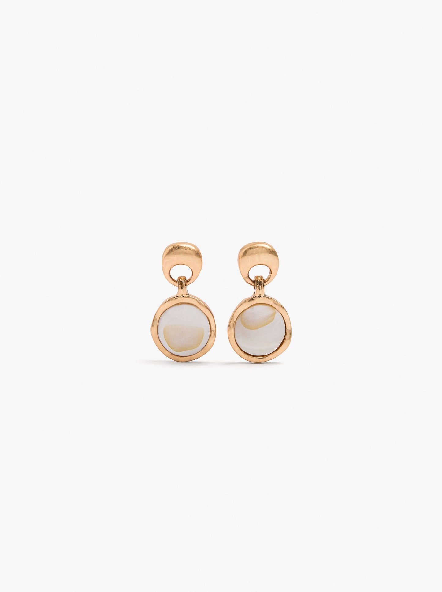 Short Earrings With Shells