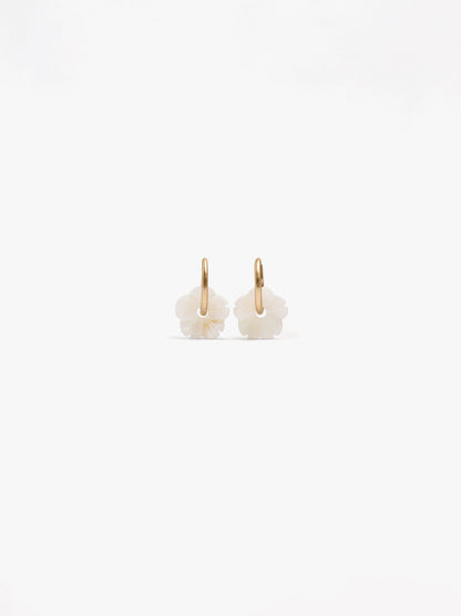 Hoop Earrings With Shell Flower