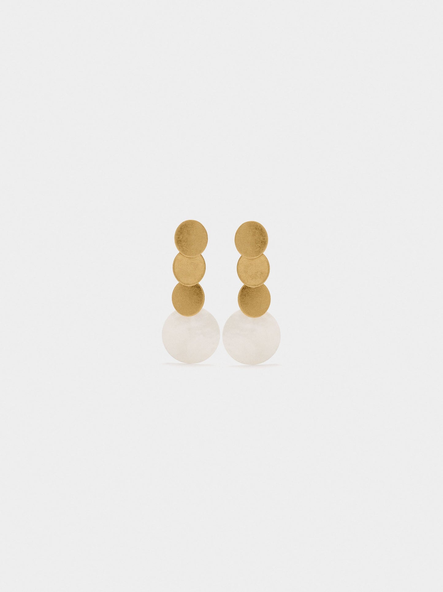 Long Round Earrings And Shell