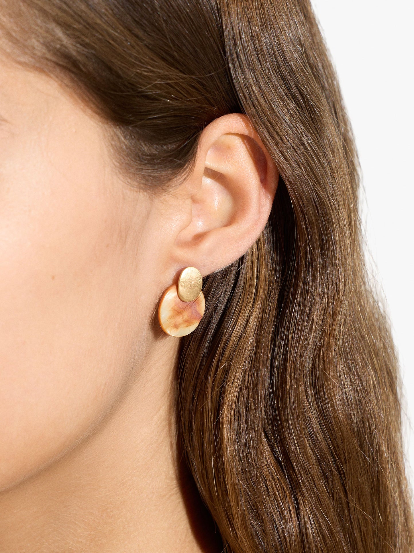 Round Earrings With Shells