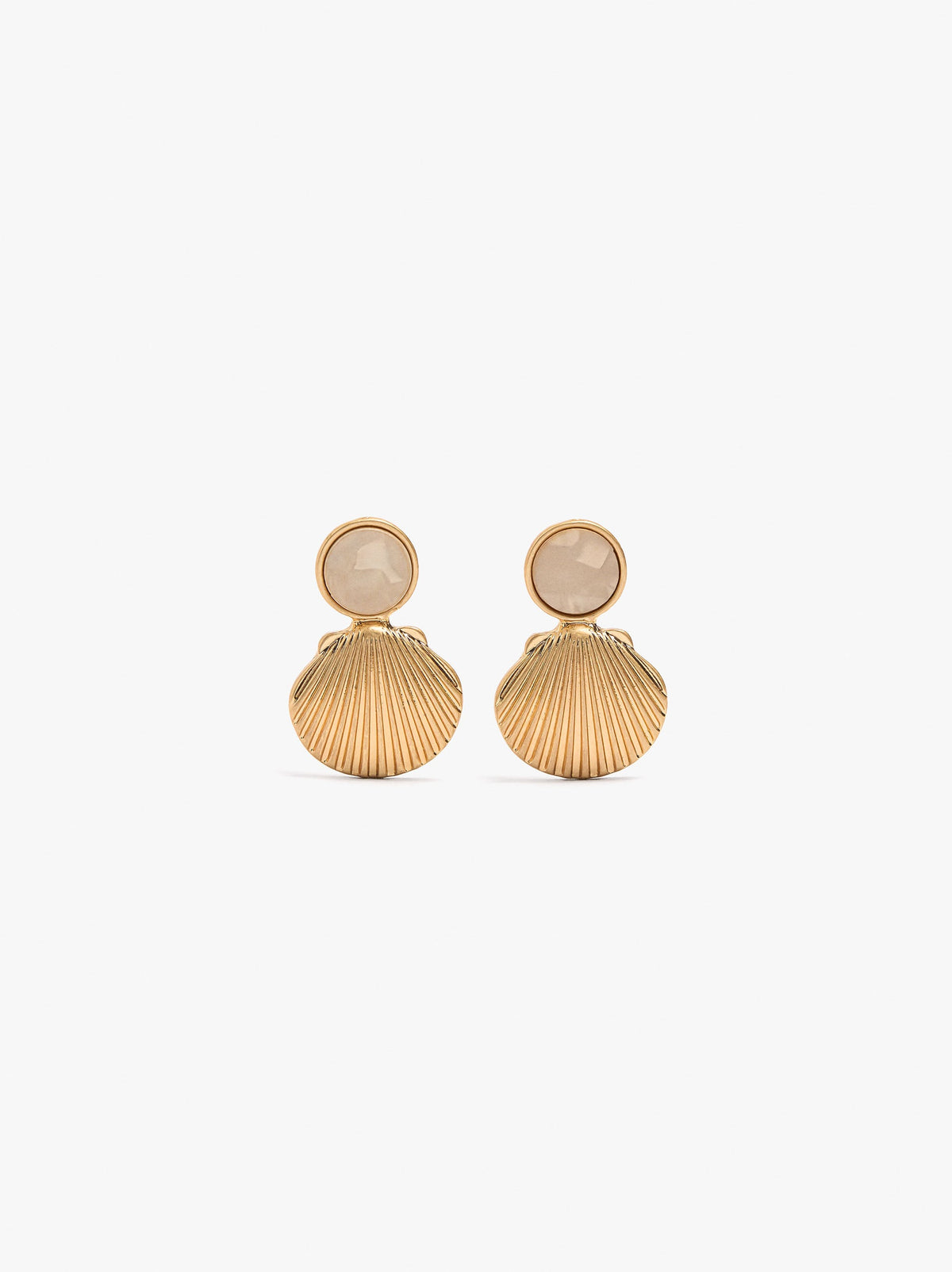 Earrings With The Shape Of A Shell