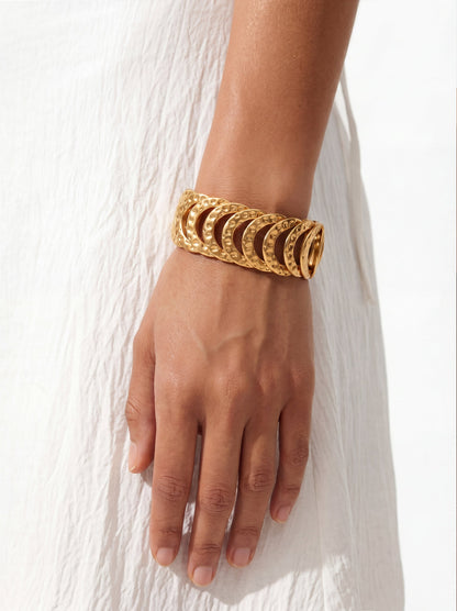 Elastic Bracelet With Overlapping Semi-Circles