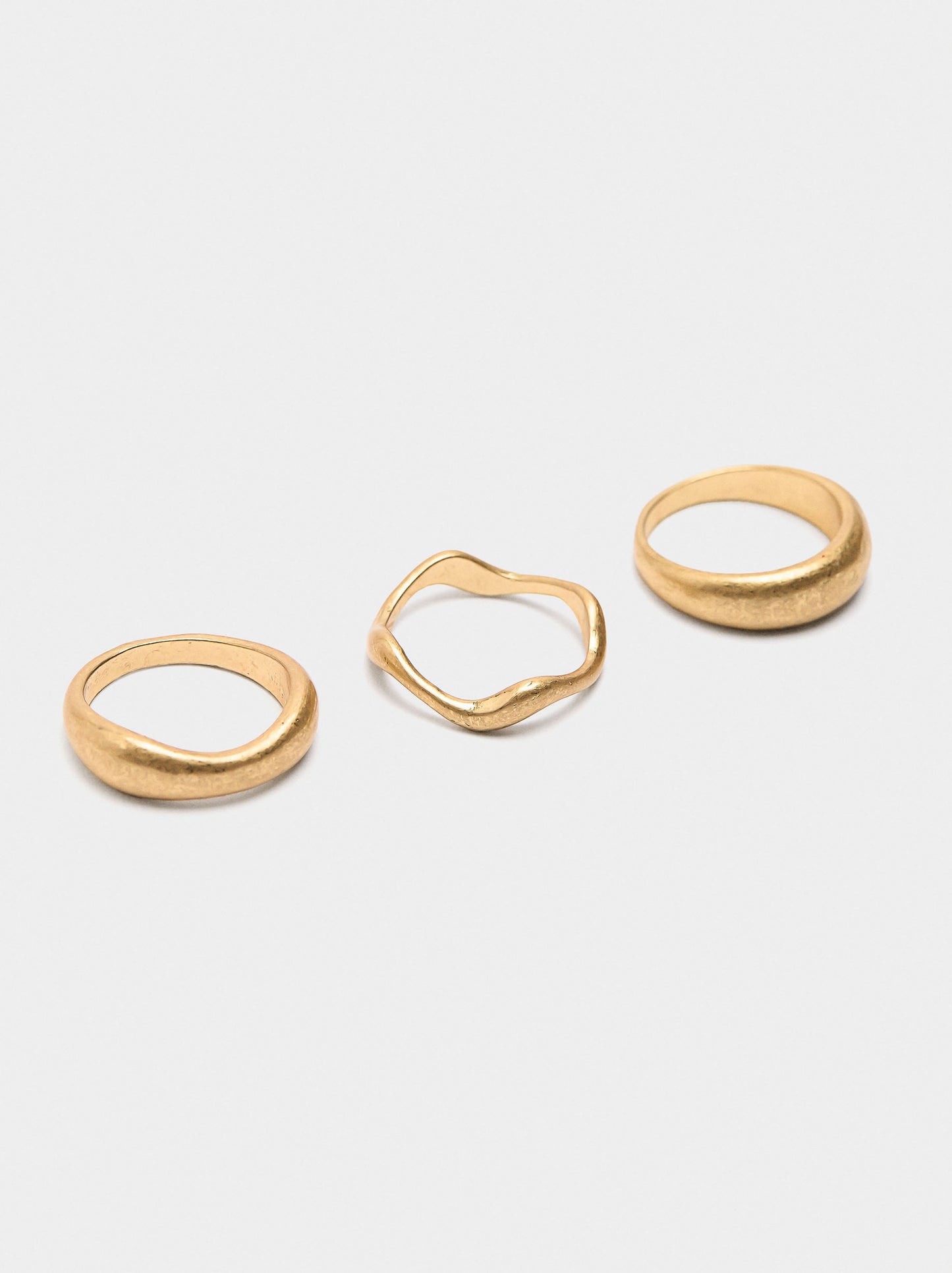 Set Of Wavy Rings