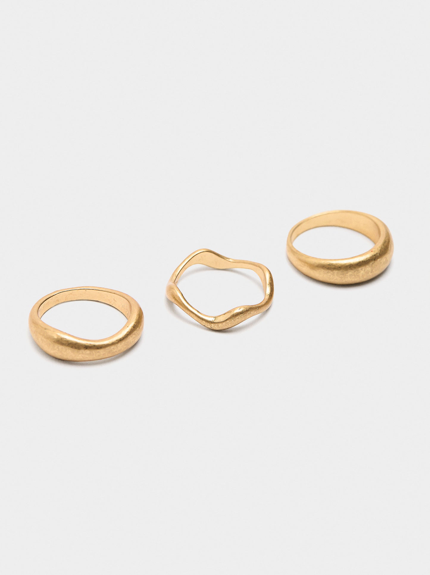 Set Of Wavy Rings