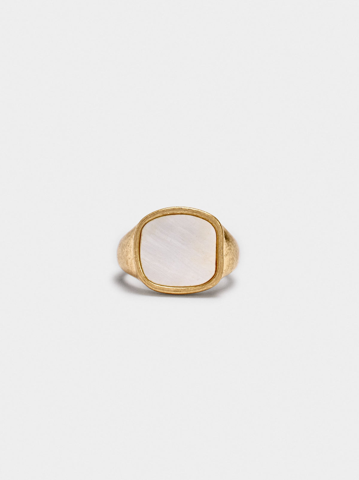 Signet Ring With Shell For Little Finger