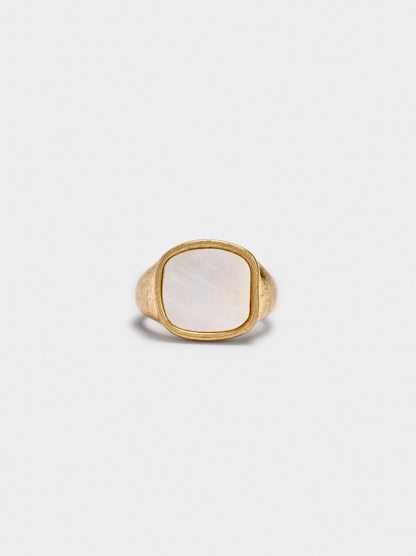 Signet Ring With Shell For Little Finger
