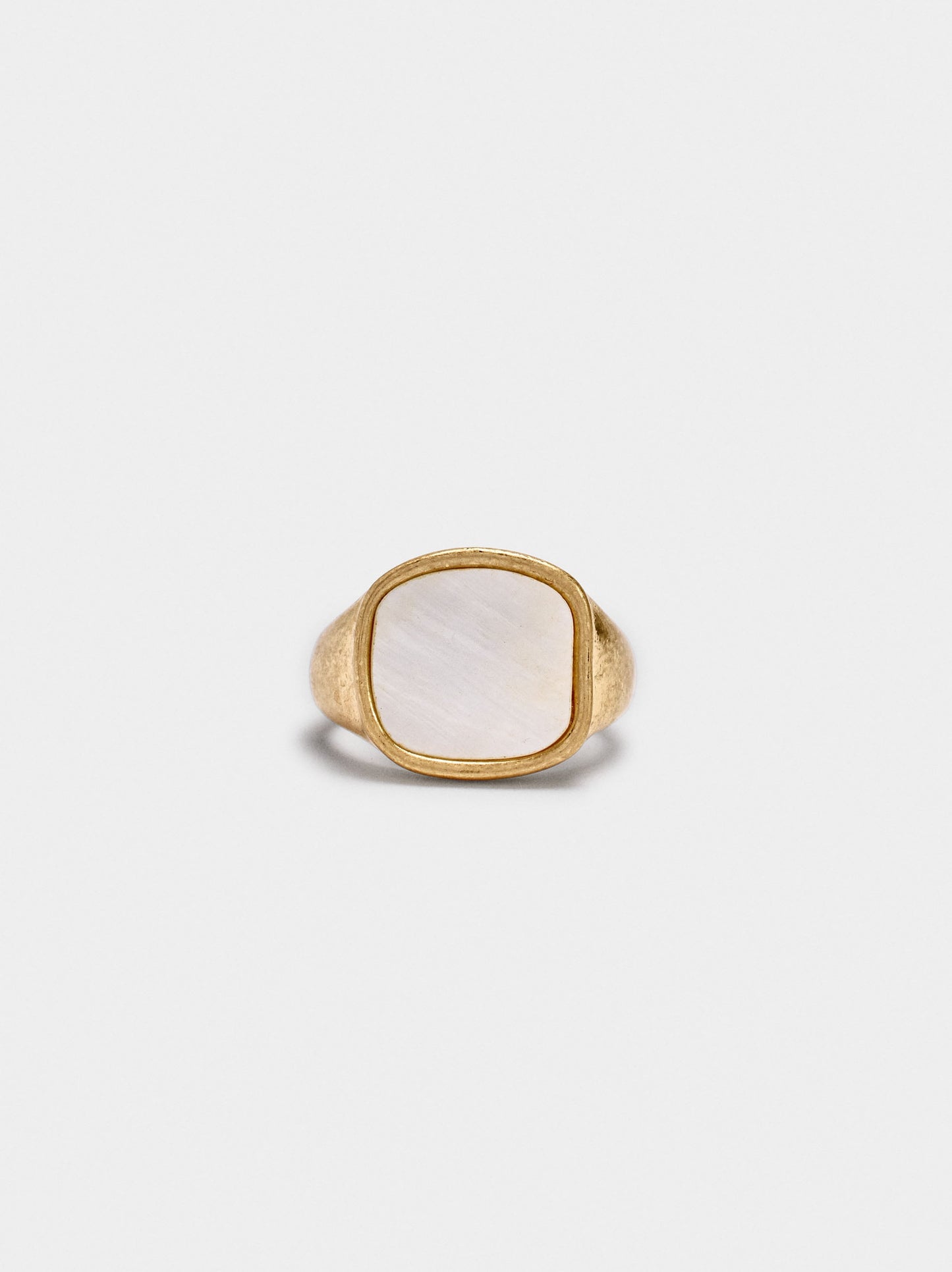 Signet Ring With Shell For Little Finger
