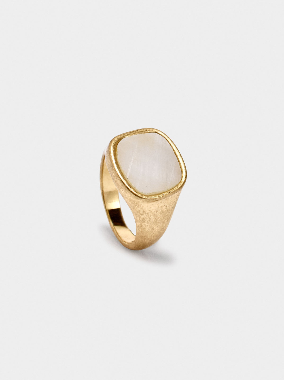 Signet Ring With Shell For Little Finger