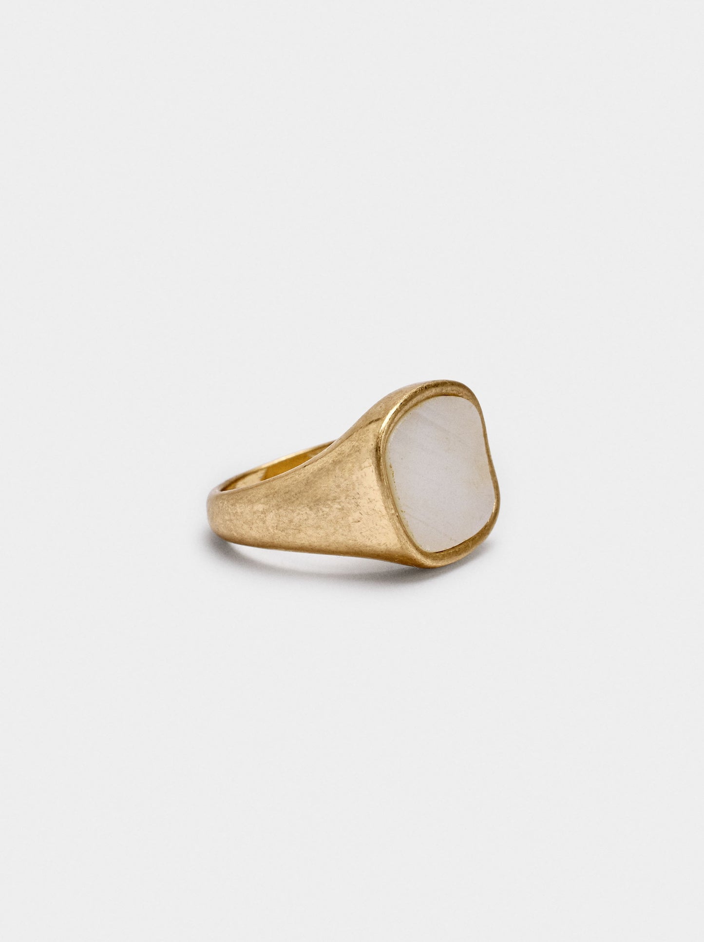 Signet Ring With Shell For Little Finger