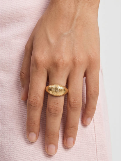 Rounded Ring With Engraving