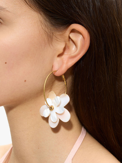 Hoop Earrings With Shell Flower