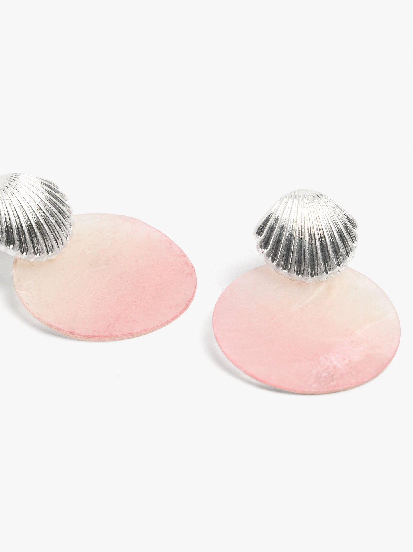 Round Earrings With Shells