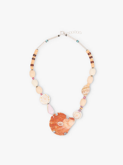 Short Necklace With Shells
