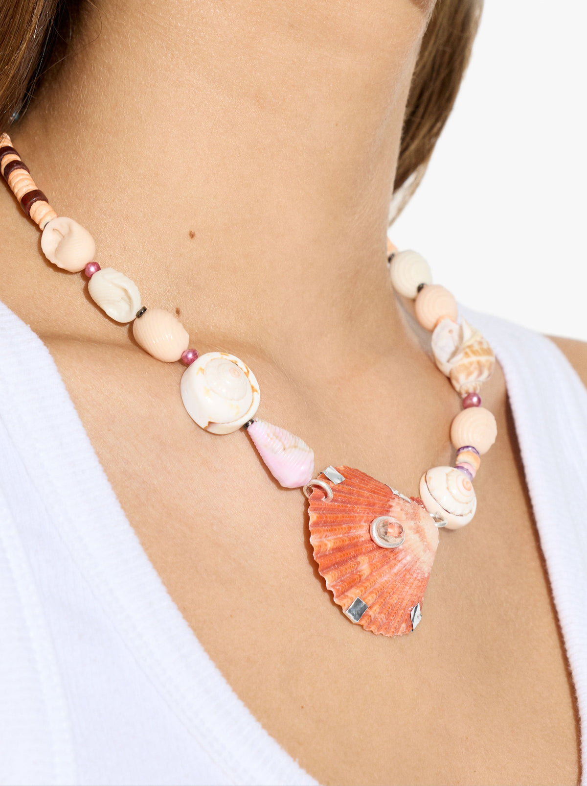 Short Necklace With Shells
