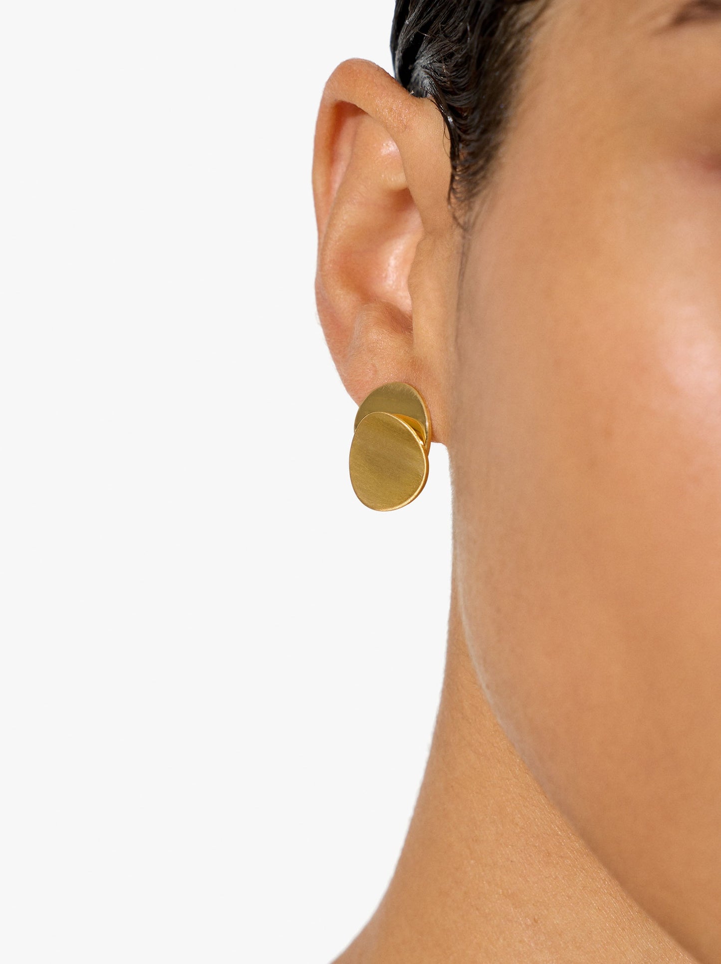 Round Earrings With Overlapping