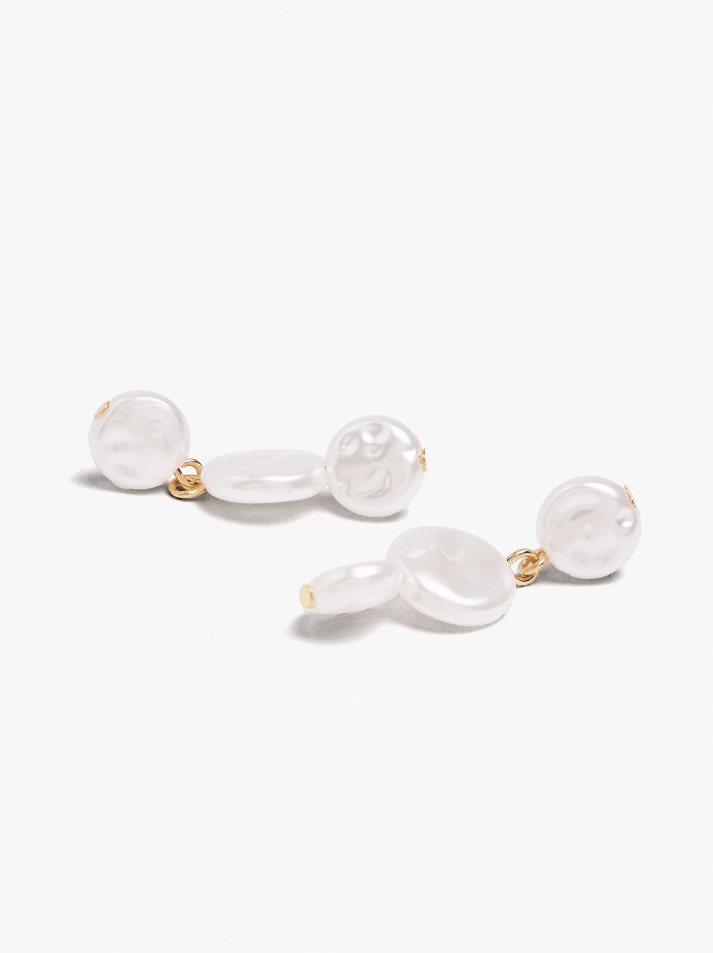 Earrings With Round Pearls