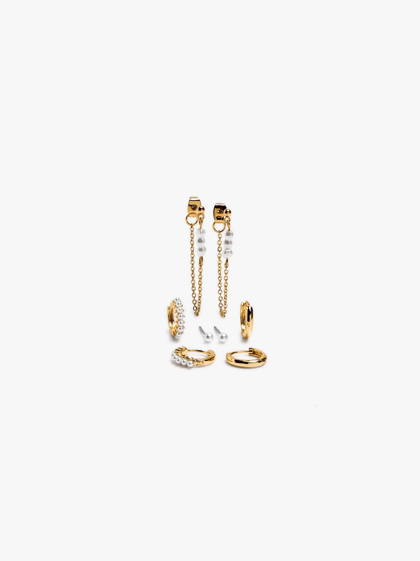 Set Of Earrings With Pearls