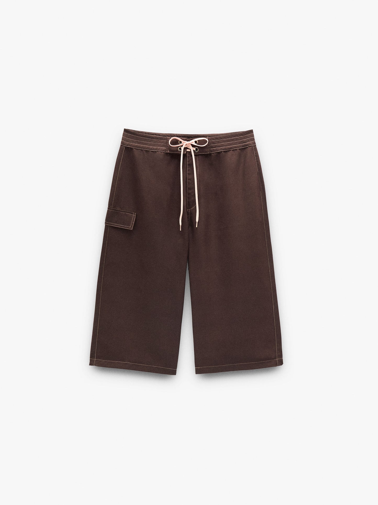 Bermudas With Bow