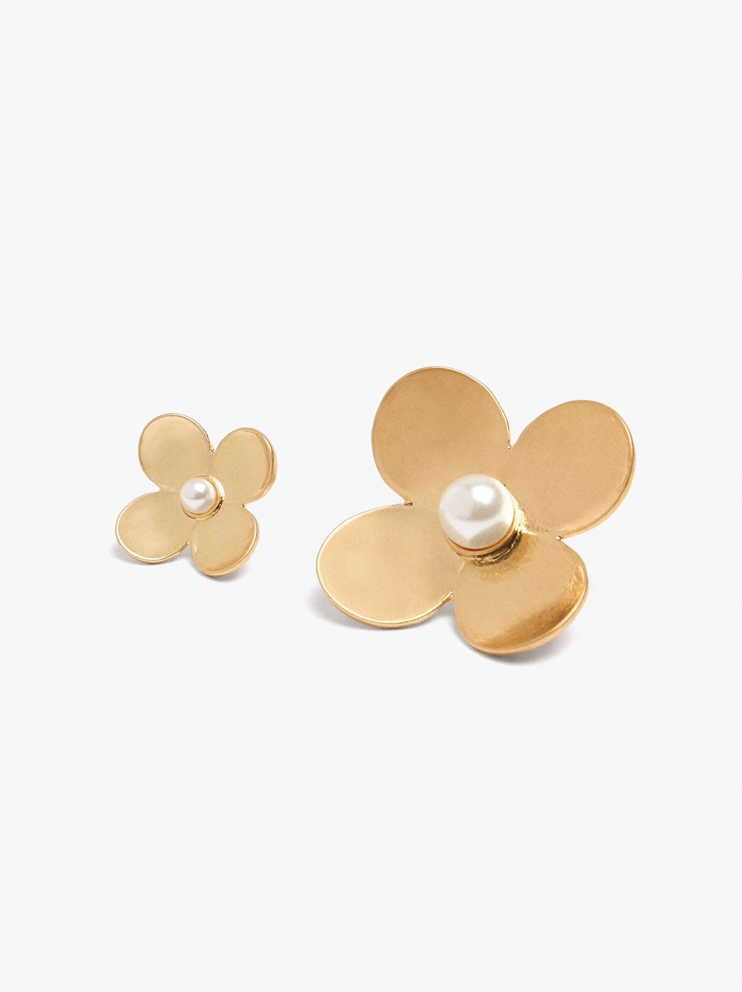 Set Of Flower Brooches With Pearl