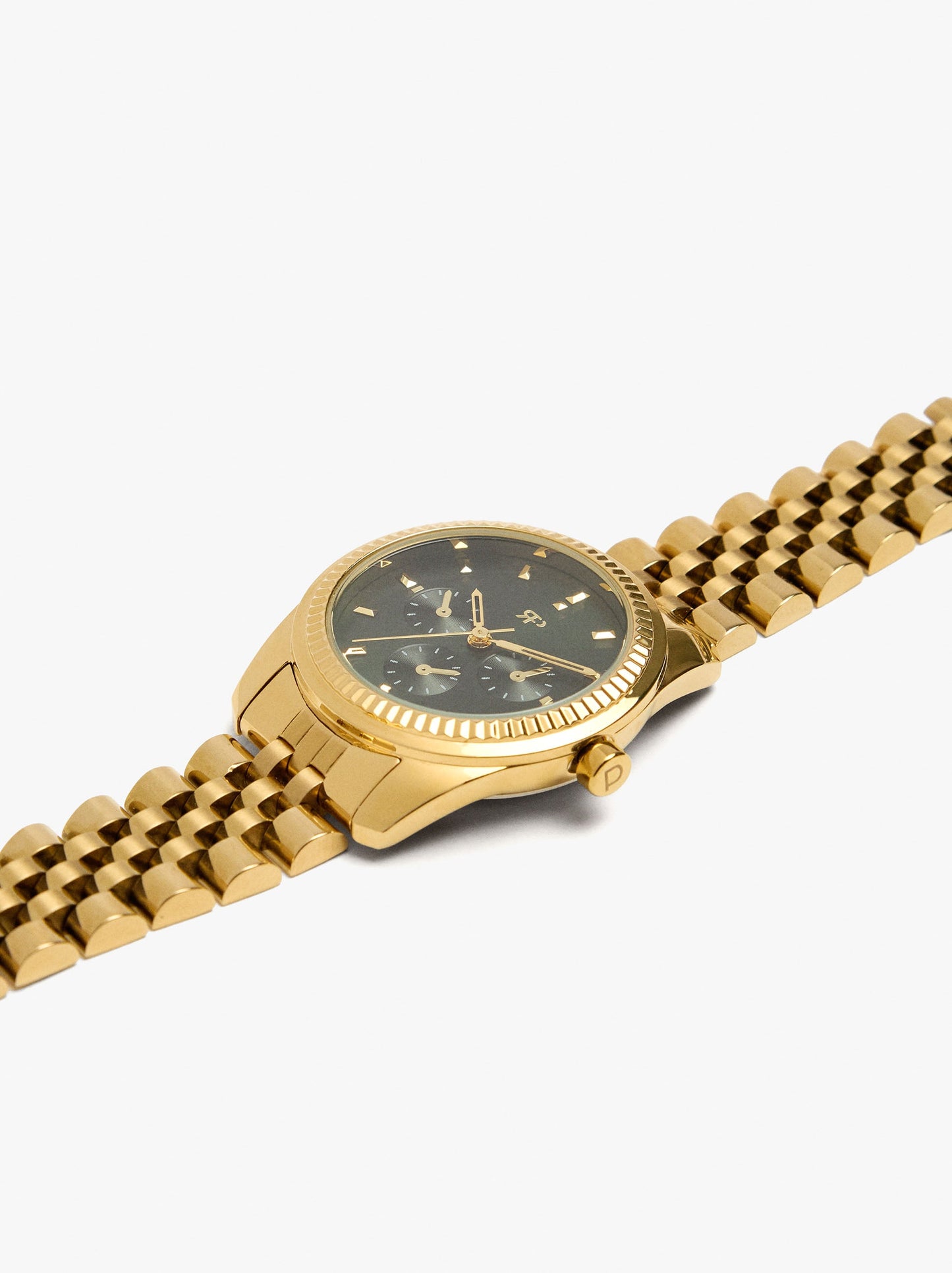 Round Watch With Stainless Steel Strap