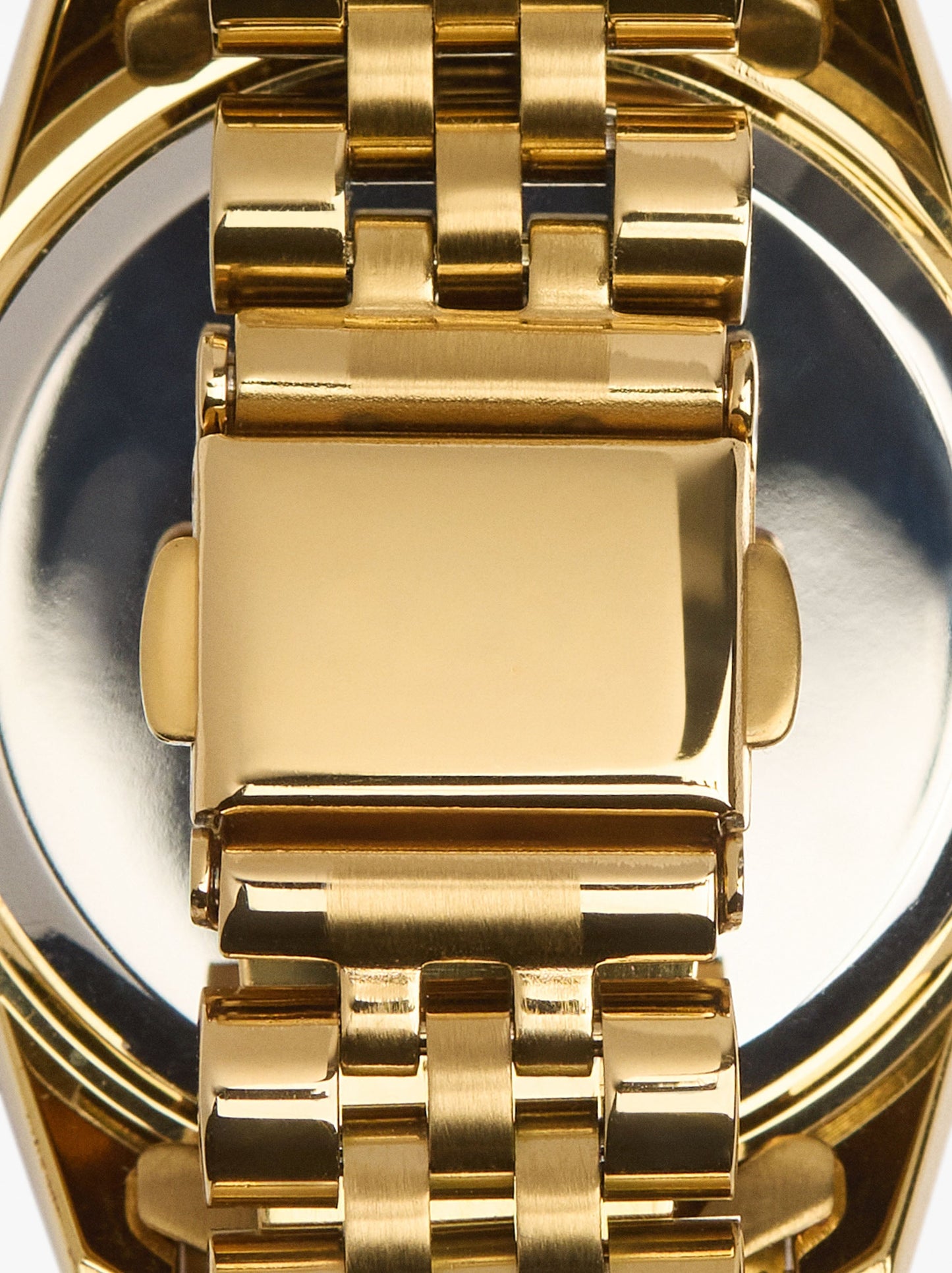 Round Watch With Stainless Steel Strap