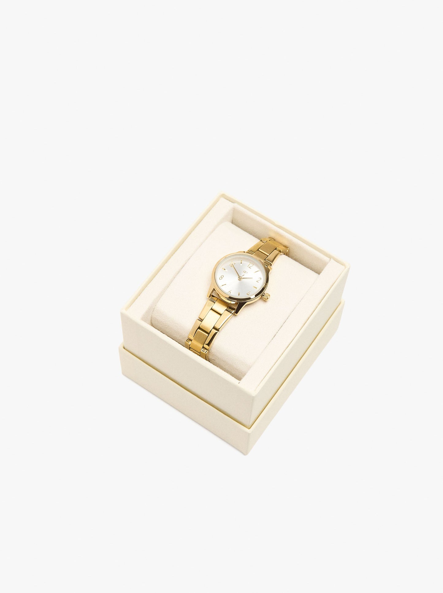Round Watch With Stainless Steel Bracelet
