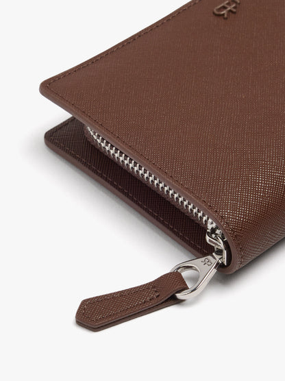 Wallet With Texture And Zipper Closure