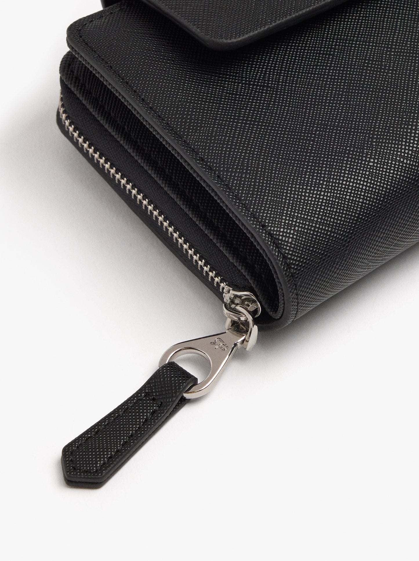 Wallet With Texture And Flap