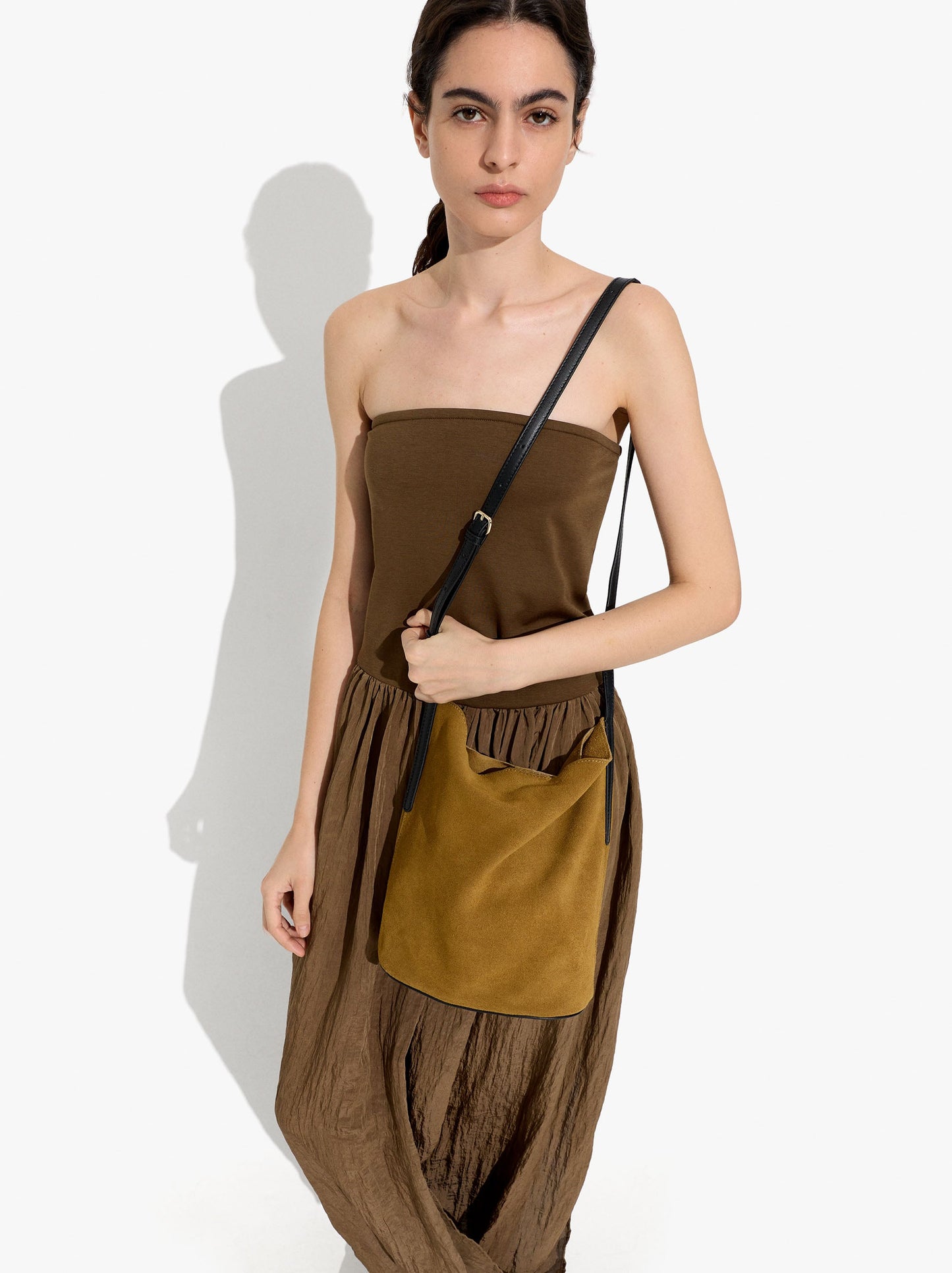 Leather Bucket Bag With Inner Pouch M
