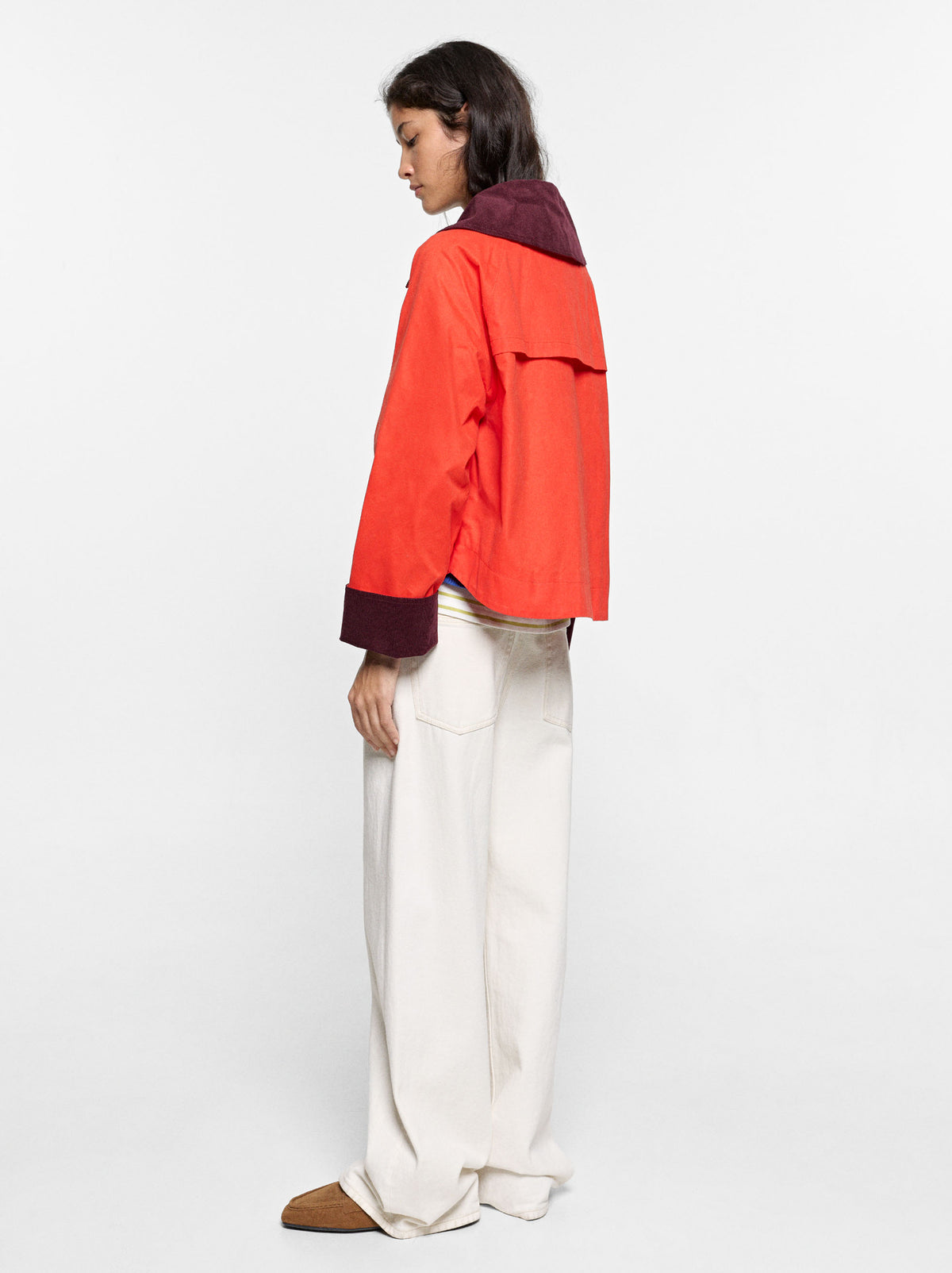 Contrast Coat With Zipper Closure