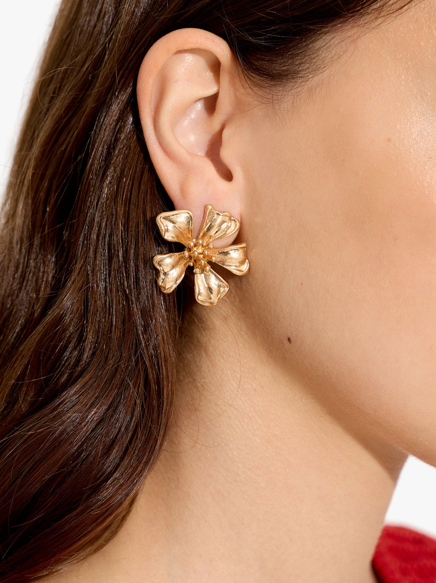 Maxi Flower Earrings With Embossed Detail