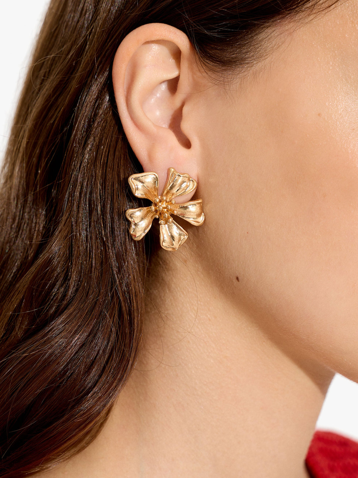 Maxi Flower Earrings With Embossed Detail
