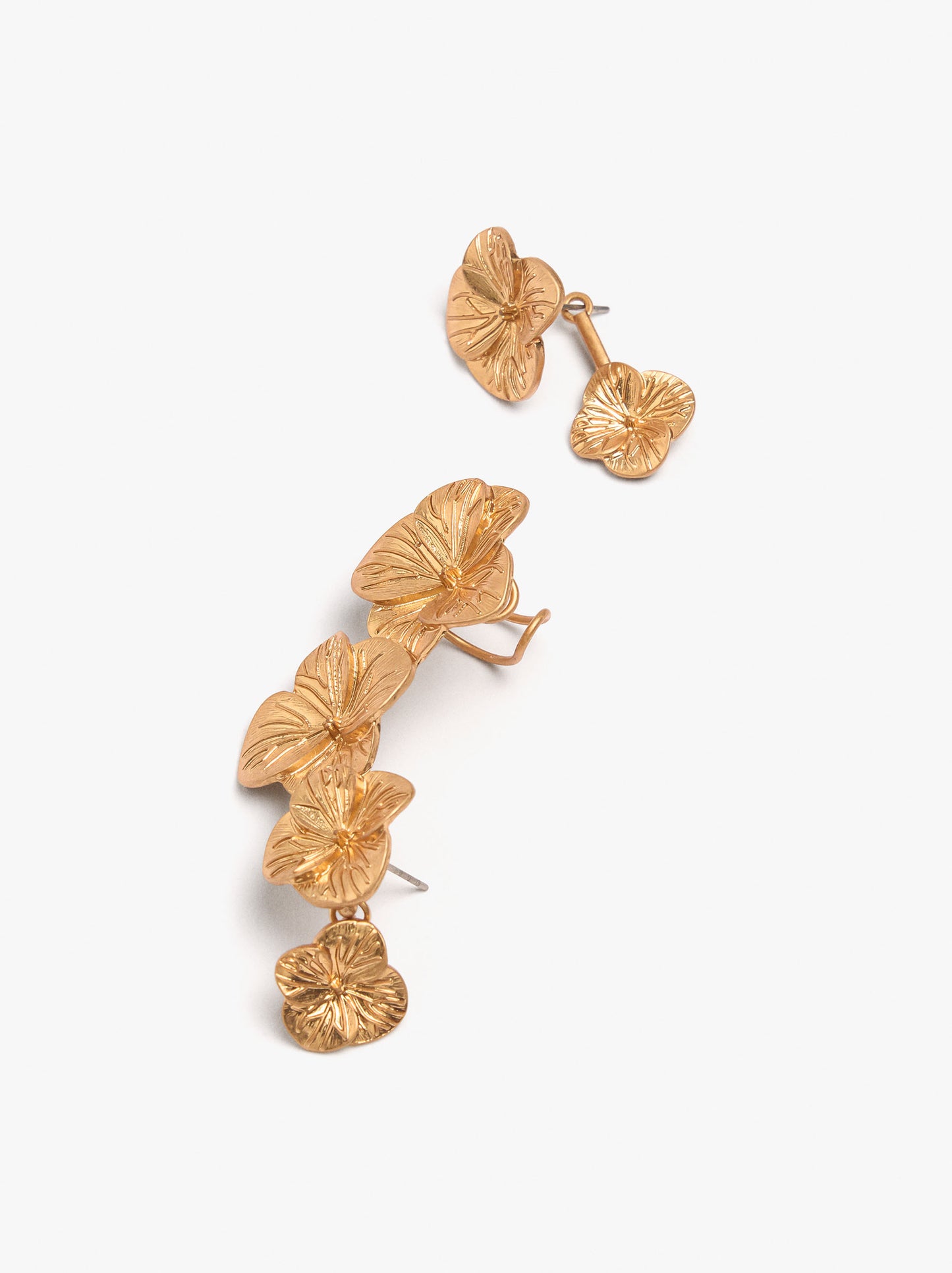 Asymmetric Earrings With Flowers
