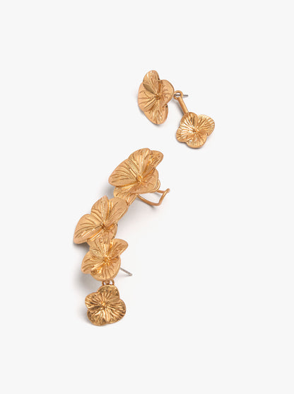 Asymmetric Earrings With Flowers