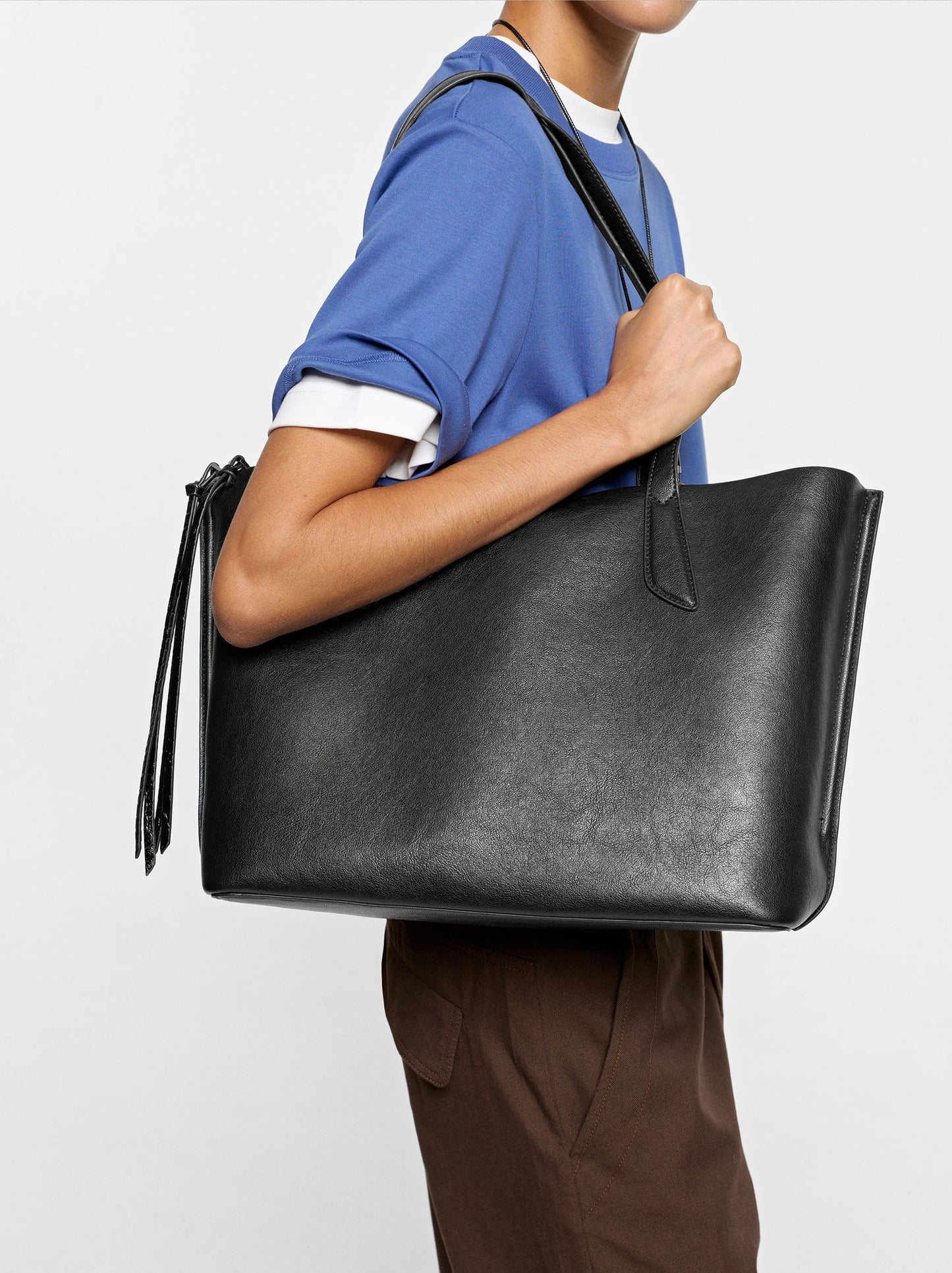 Shopper Bag For 14" Laptop With A Cracked Effect