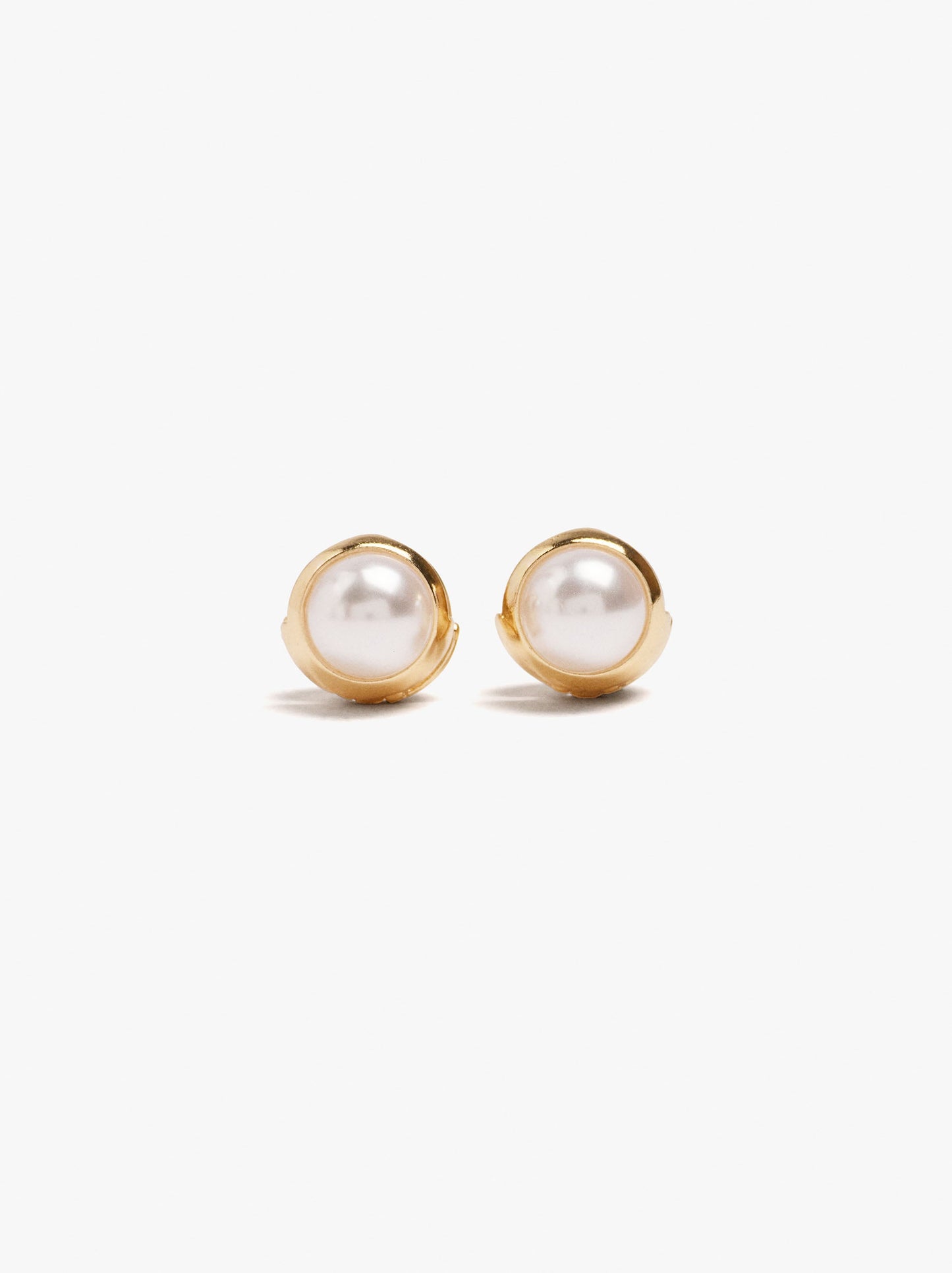 Hoop Earrings With Pearls