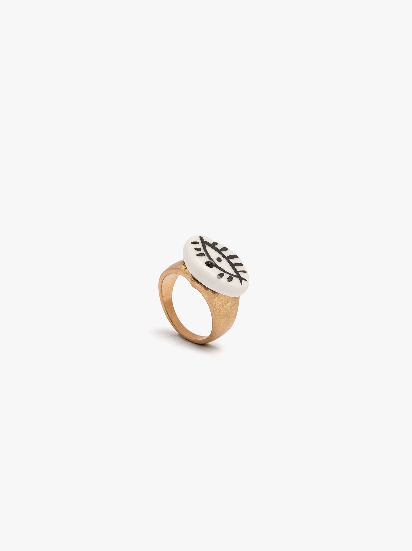Ring With Ceramic And Eye