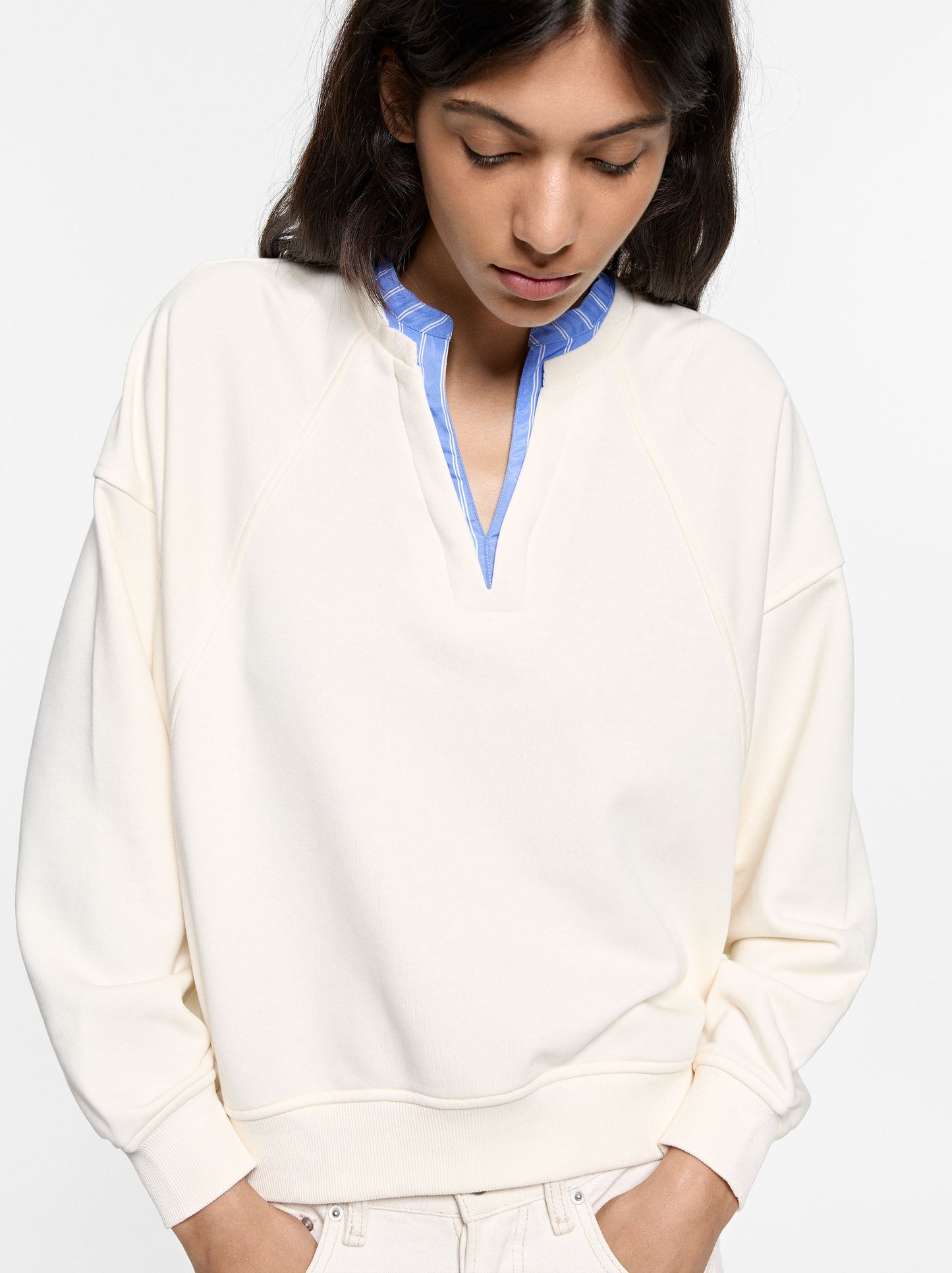 Sweatshirt With Contrast Detail