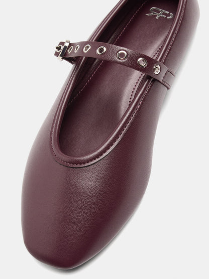 Ballet Flats With Strap And Eyelets