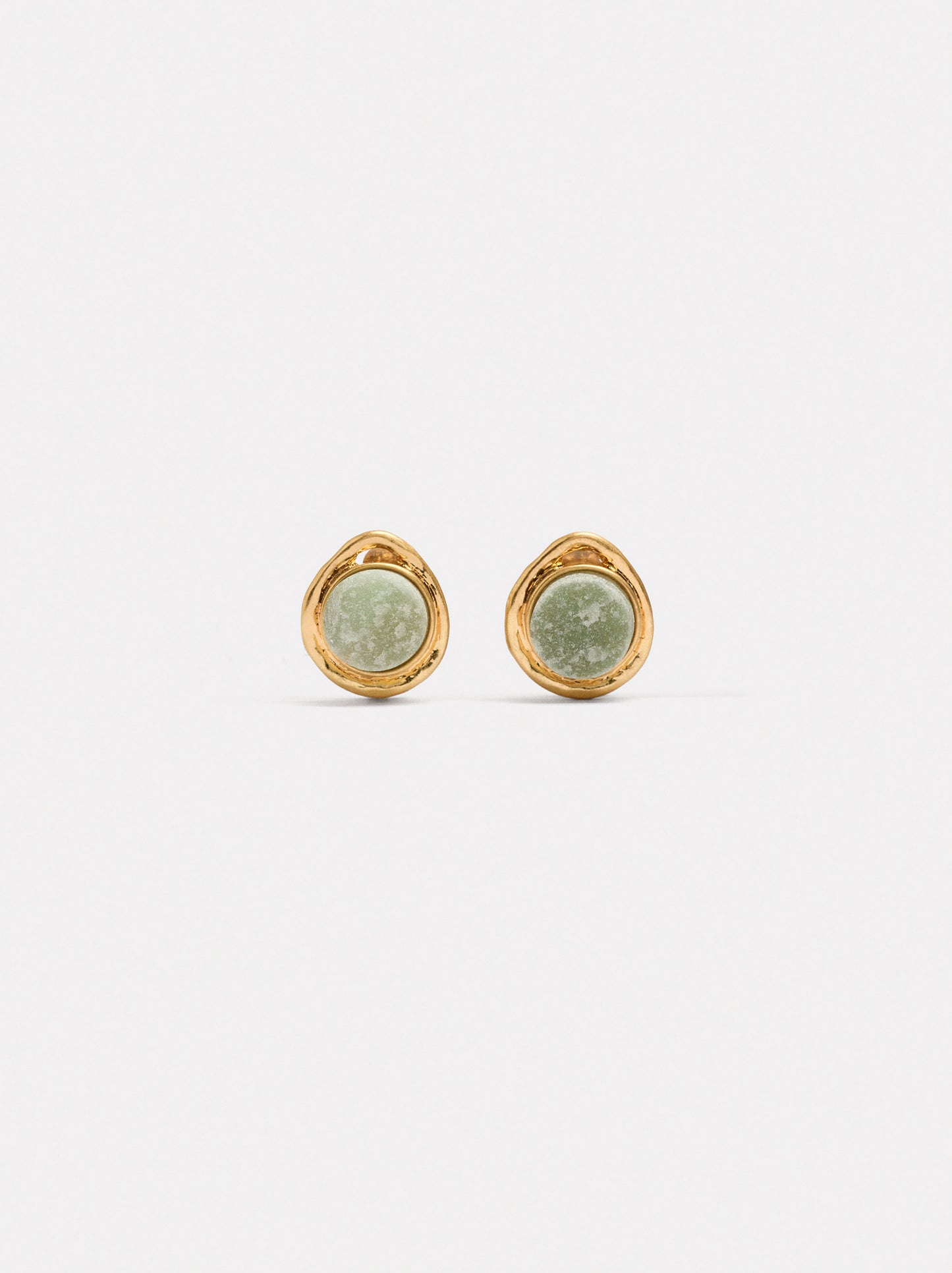 Oval Earrings With Stone