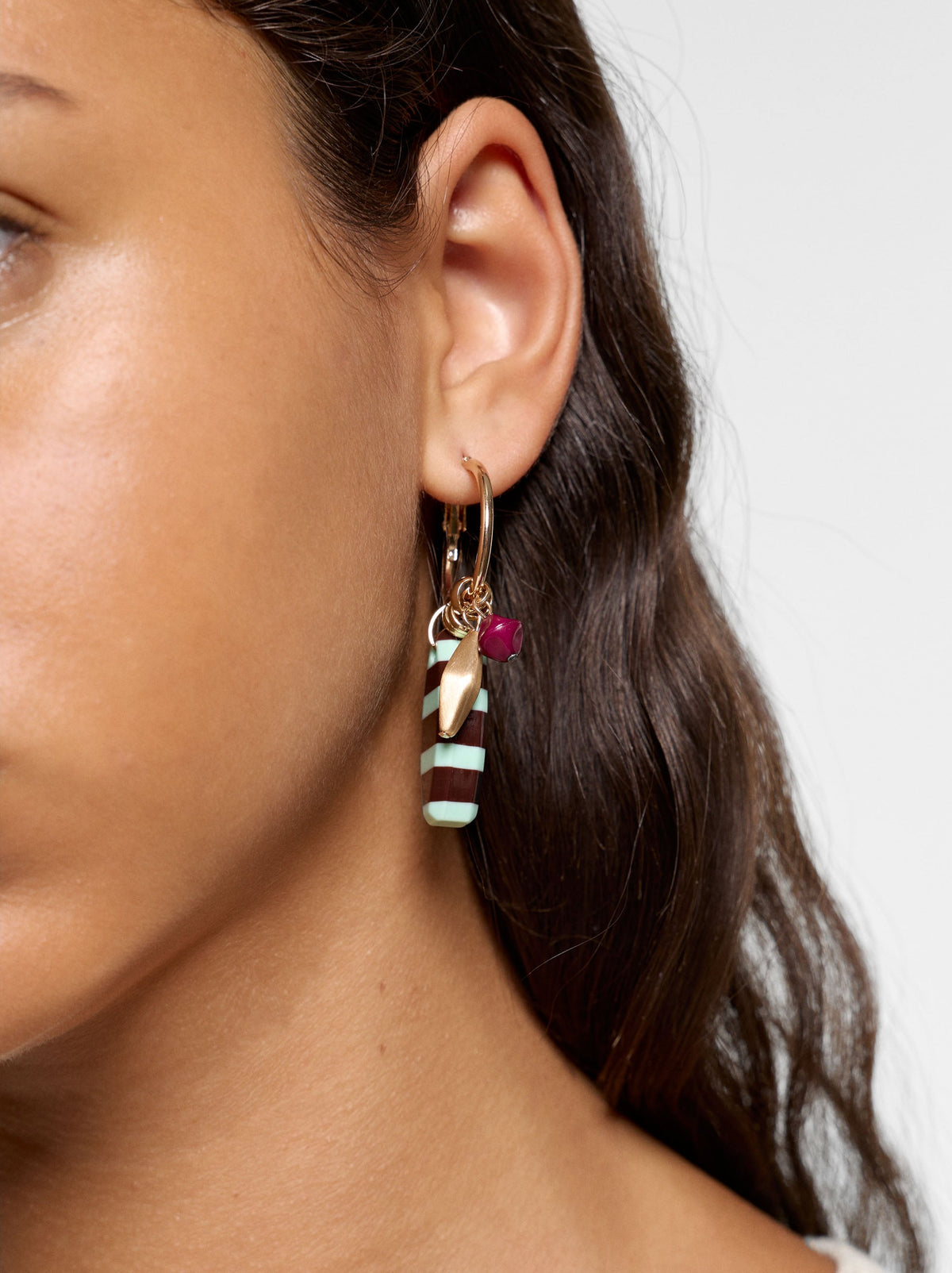 Hoop Earrings With Striped Pendant