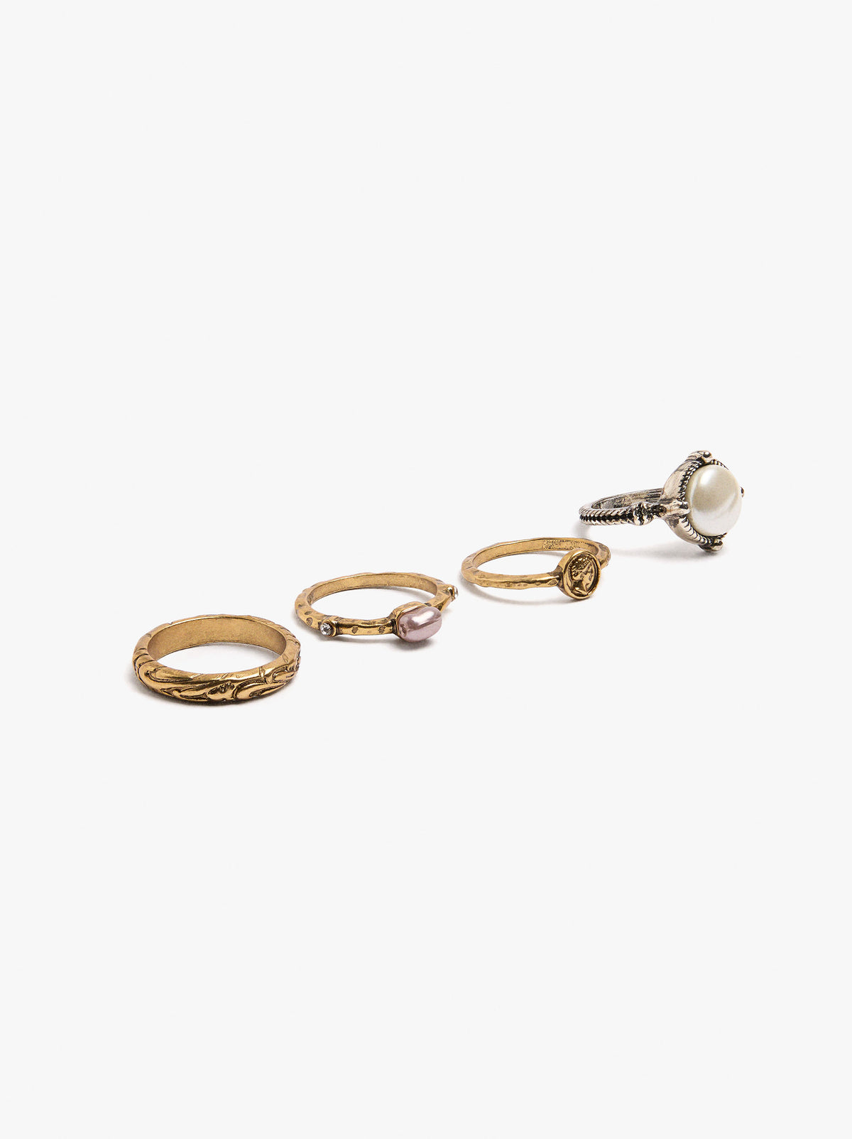 Set Of Bicolor Rings With Pearl