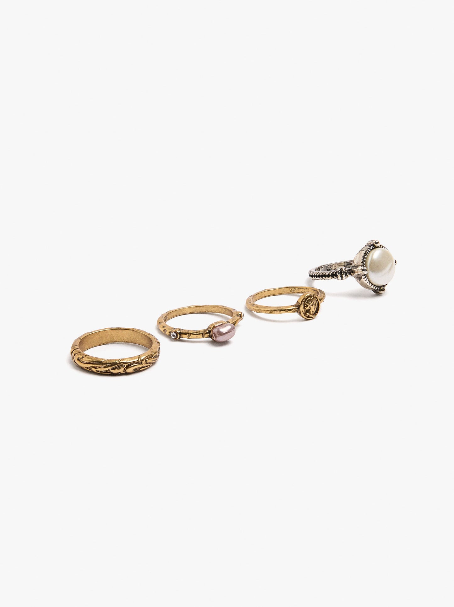 Set Of Bicolor Rings With Pearl