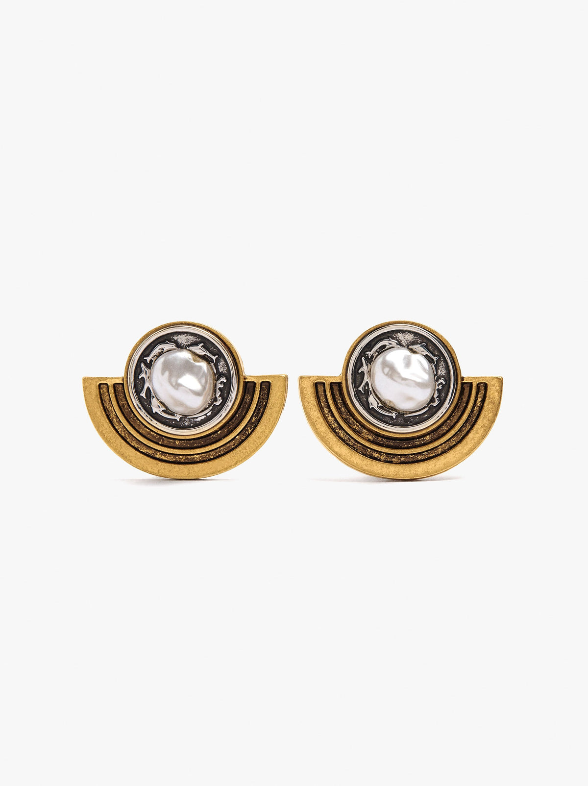 Bicolor Fan Earrings With Pearl