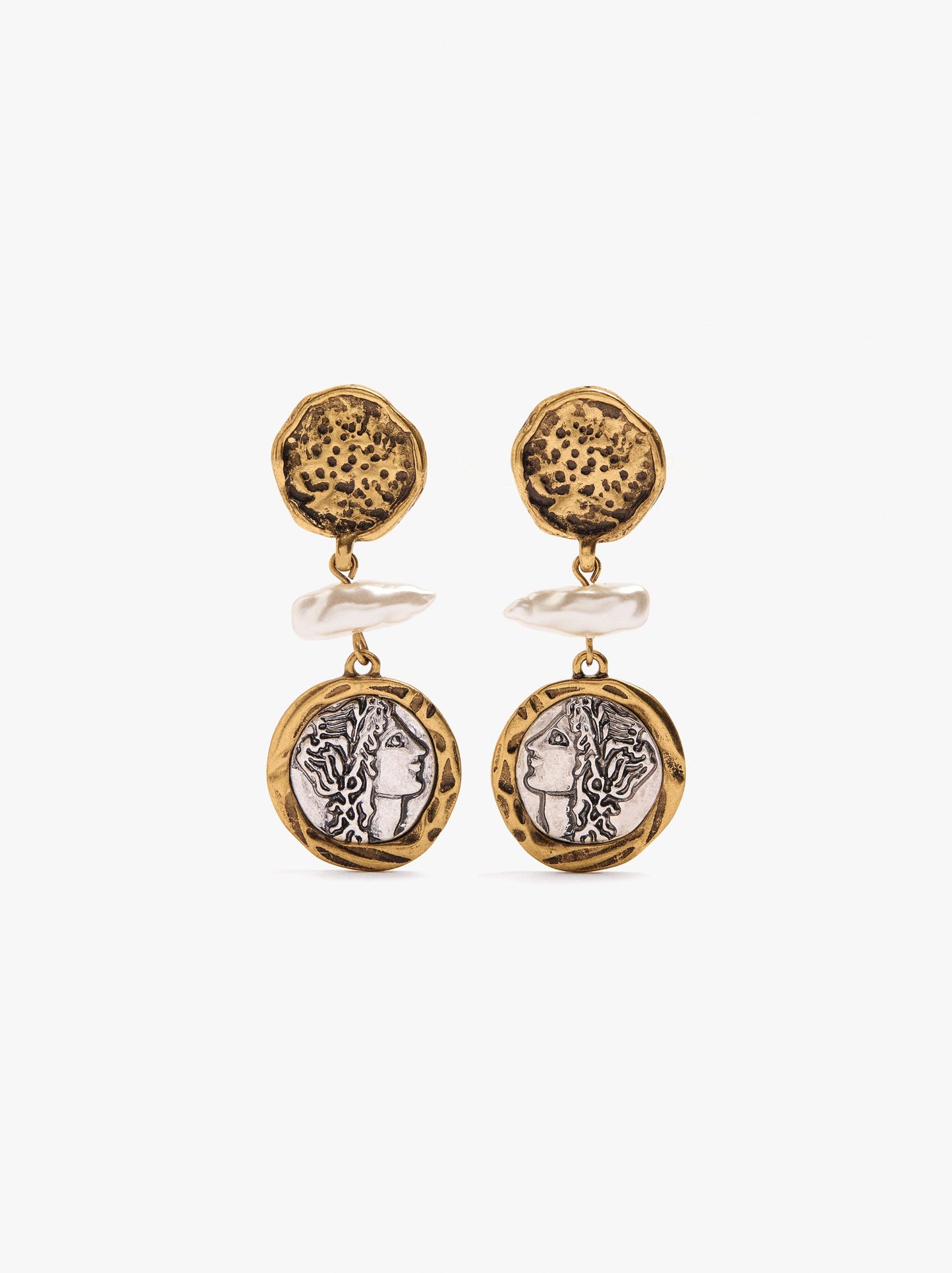 Bicolor Medal Earrings With Pearls