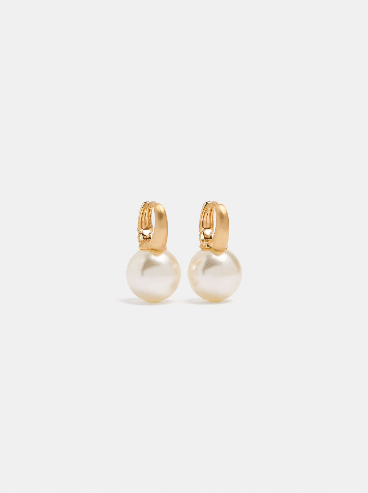 Hoop Earrings With Pearls