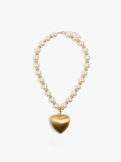 Necklace With Heart Pendant Pearls